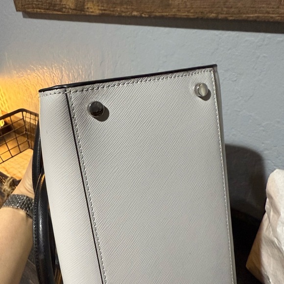 BNWT Kate Spade Madison Medium Satchel - Picture 6 of 9